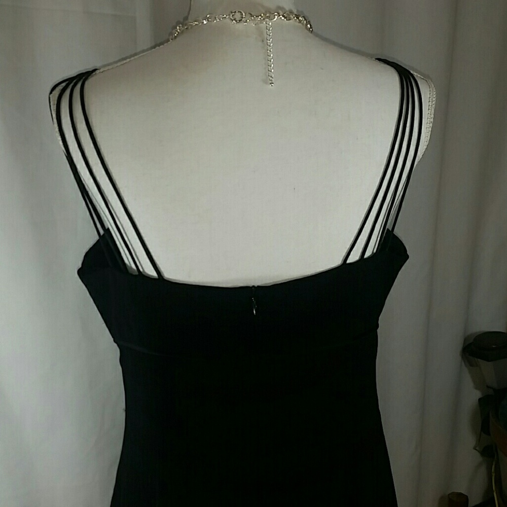 Dress - Picture 6 of 7